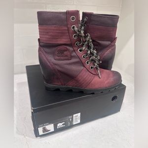 Sorel Lexi Wedge Ankle Boot Cattail Burgundy Red size 9